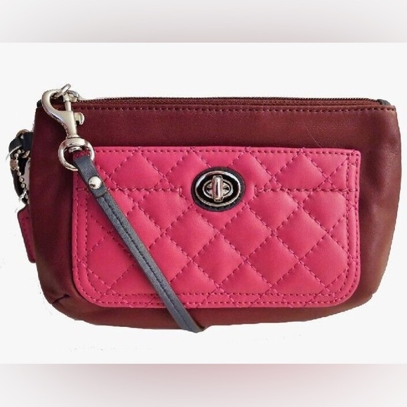 Coach Park Quilted Leather Medium Wristlet F50097 - Picture 5 of 15